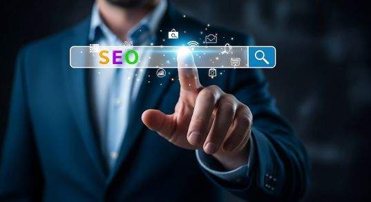 KI verändert die Suche: Finger tippt auf Suchleiste „SEO“ – Gefahr der Zero-Click-Suche