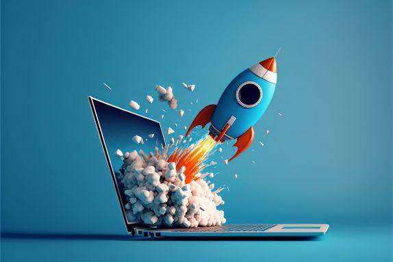 Rakete startet aus einem Laptop – symbolisiert SEO-Erfolg: Top-Platzierungen, mehr qualifizierte Besucher und höhere Conversion-Rate.